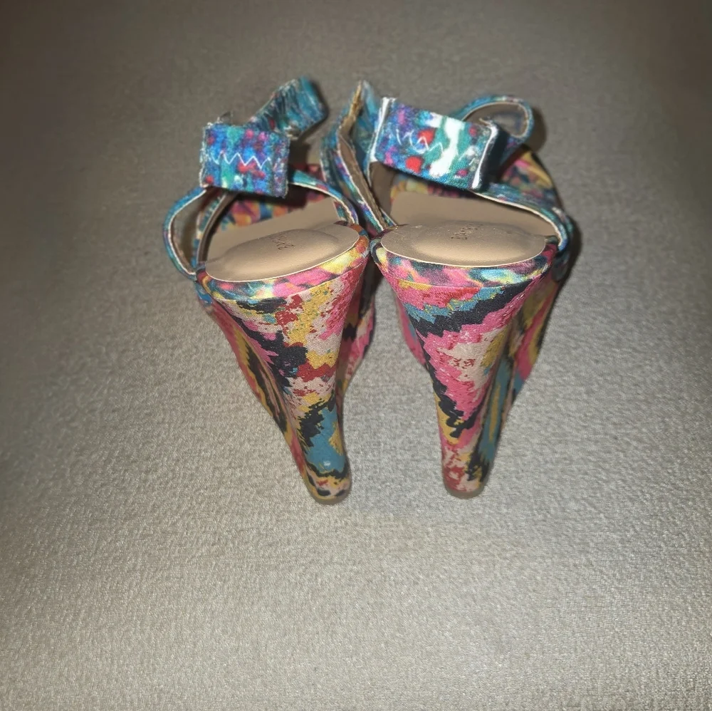 Colorful Women's Wedge Sandals - Picture 4 of 7